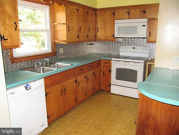 186 North Walnut Street Spring Grove, PA 17362 - Photo 13 of 33 KITCHEN