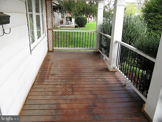 186 North Walnut Street Spring Grove, PA 17362 - Photo 3 of 33 LARGE FRONT PORCH