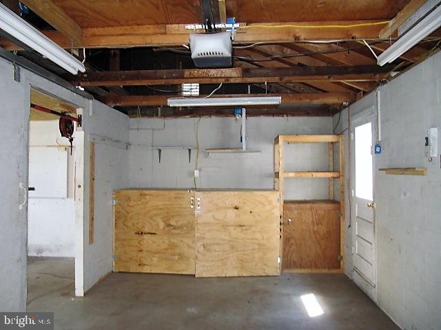 186 North Walnut Street Spring Grove, PA 17362 - Photo 8 of 33 GARAGE BAY 1
