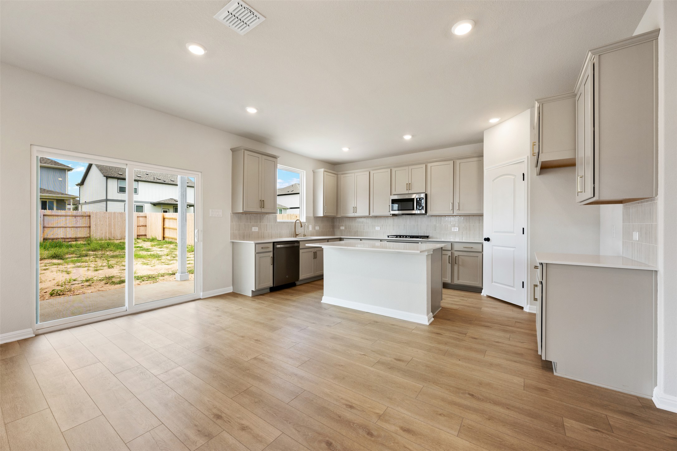 129 Jans Way Georgetown, TX 78626 - Photo 12 of 39