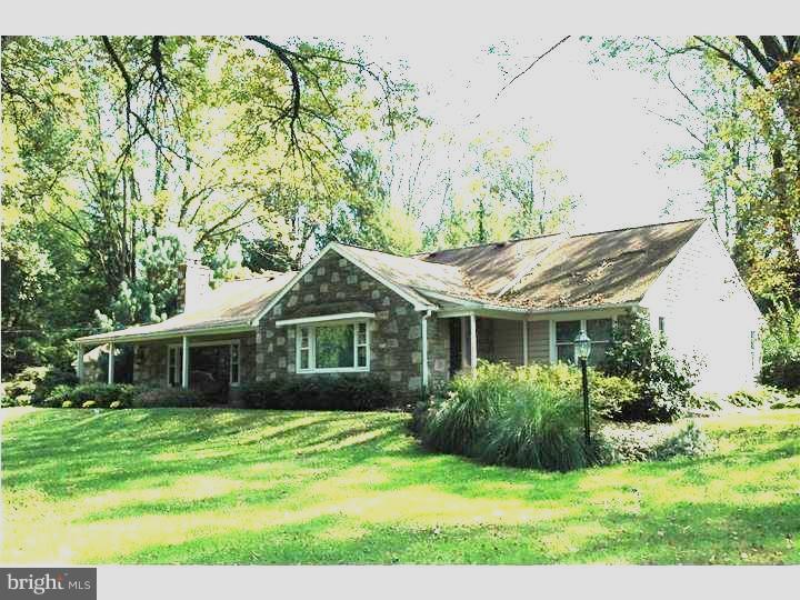 1590 Grasshopper Road Huntingdon Valley, PA 19006 - Photo 3 of 25 Exterior Side