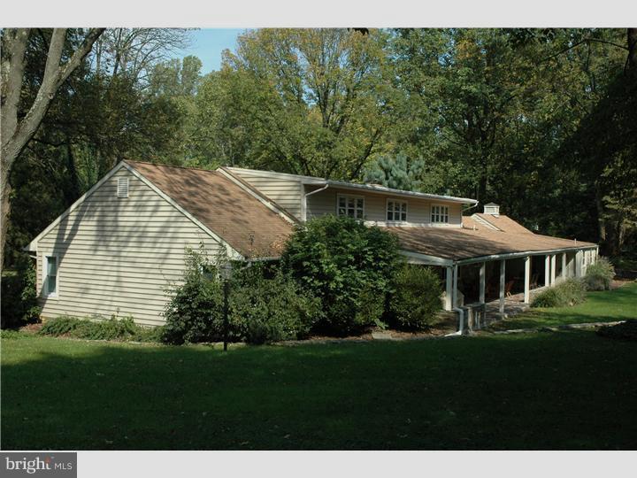 1590 Grasshopper Road Huntingdon Valley, PA 19006 - Photo 5 of 25 Exterior Side