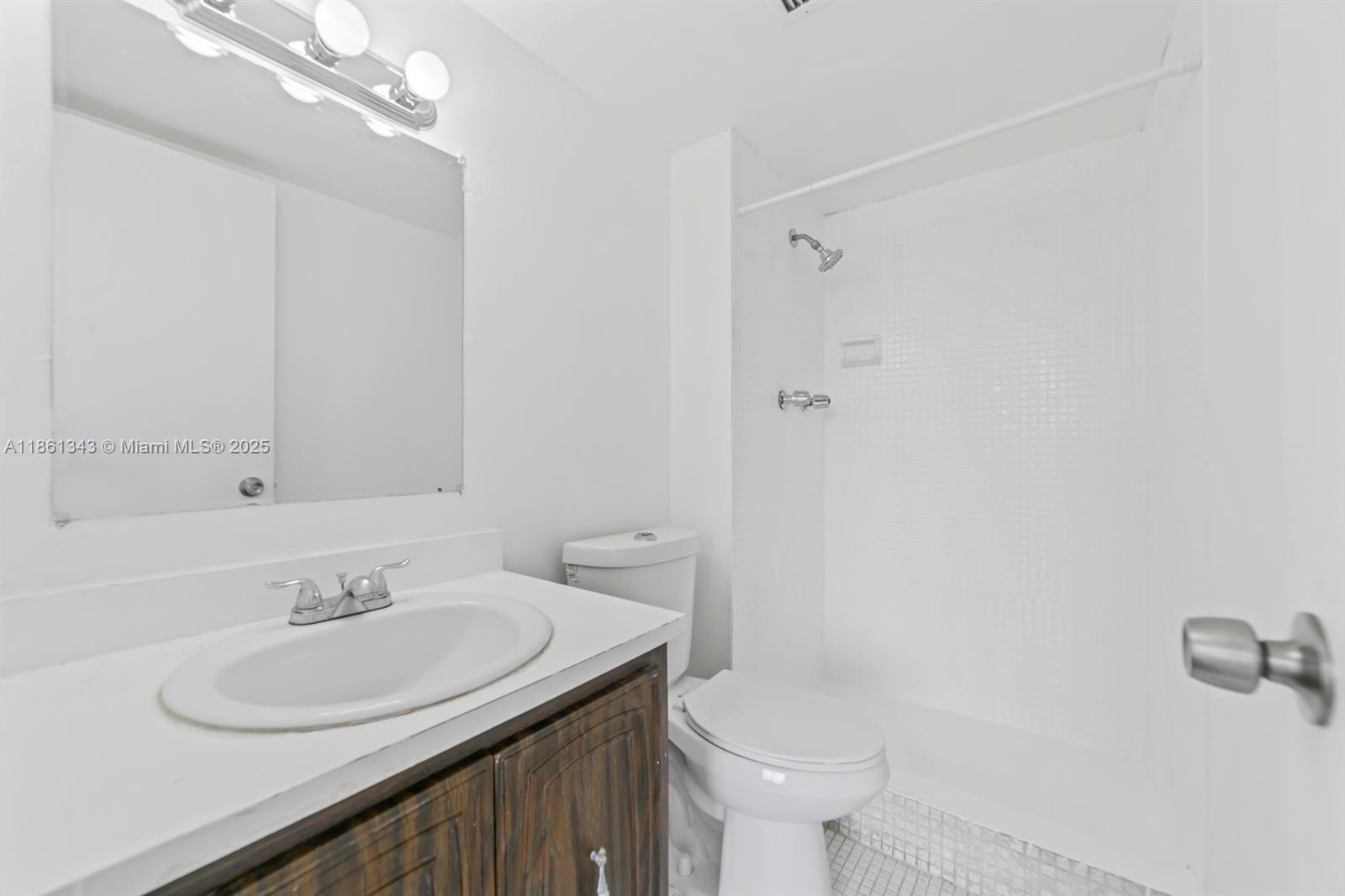 498 Northwest 165th Street, Unit D201 Miami, FL 33169 - Photo 14 of 20