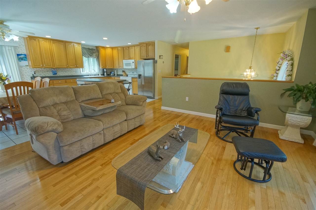 11 Hemlock Springs Road Derry, NH 03038 - Photo 12 of 40