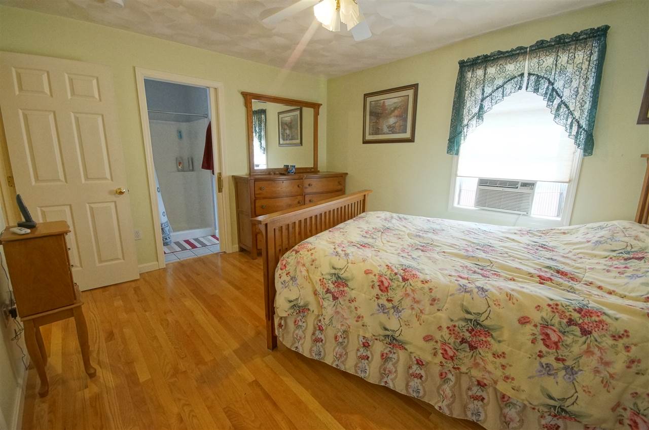 11 Hemlock Springs Road Derry, NH 03038 - Photo 15 of 40