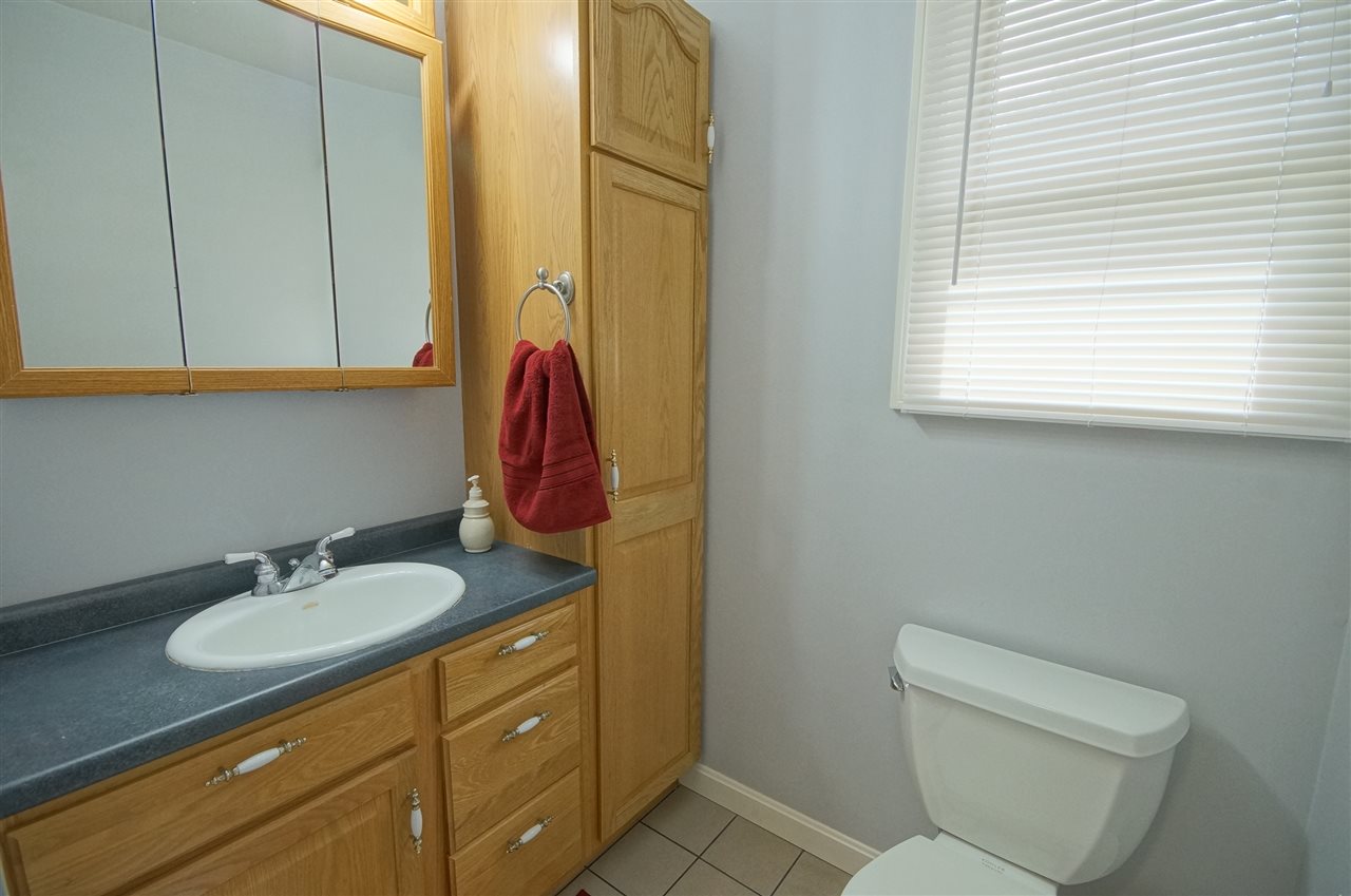 11 Hemlock Springs Road Derry, NH 03038 - Photo 16 of 40