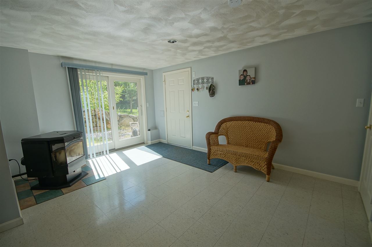 11 Hemlock Springs Road Derry, NH 03038 - Photo 28 of 40