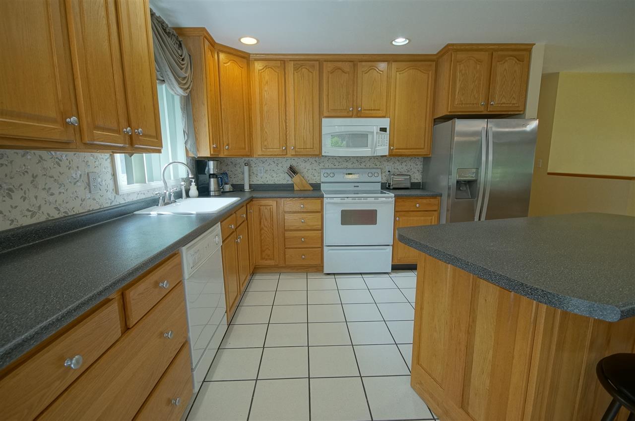 11 Hemlock Springs Road Derry, NH 03038 - Photo 5 of 40