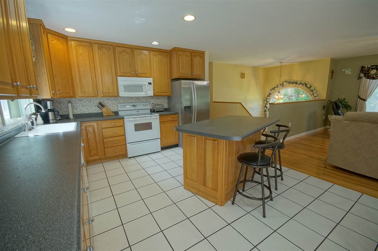 11 Hemlock Springs Road Derry, NH 03038 - Photo 6 of 40