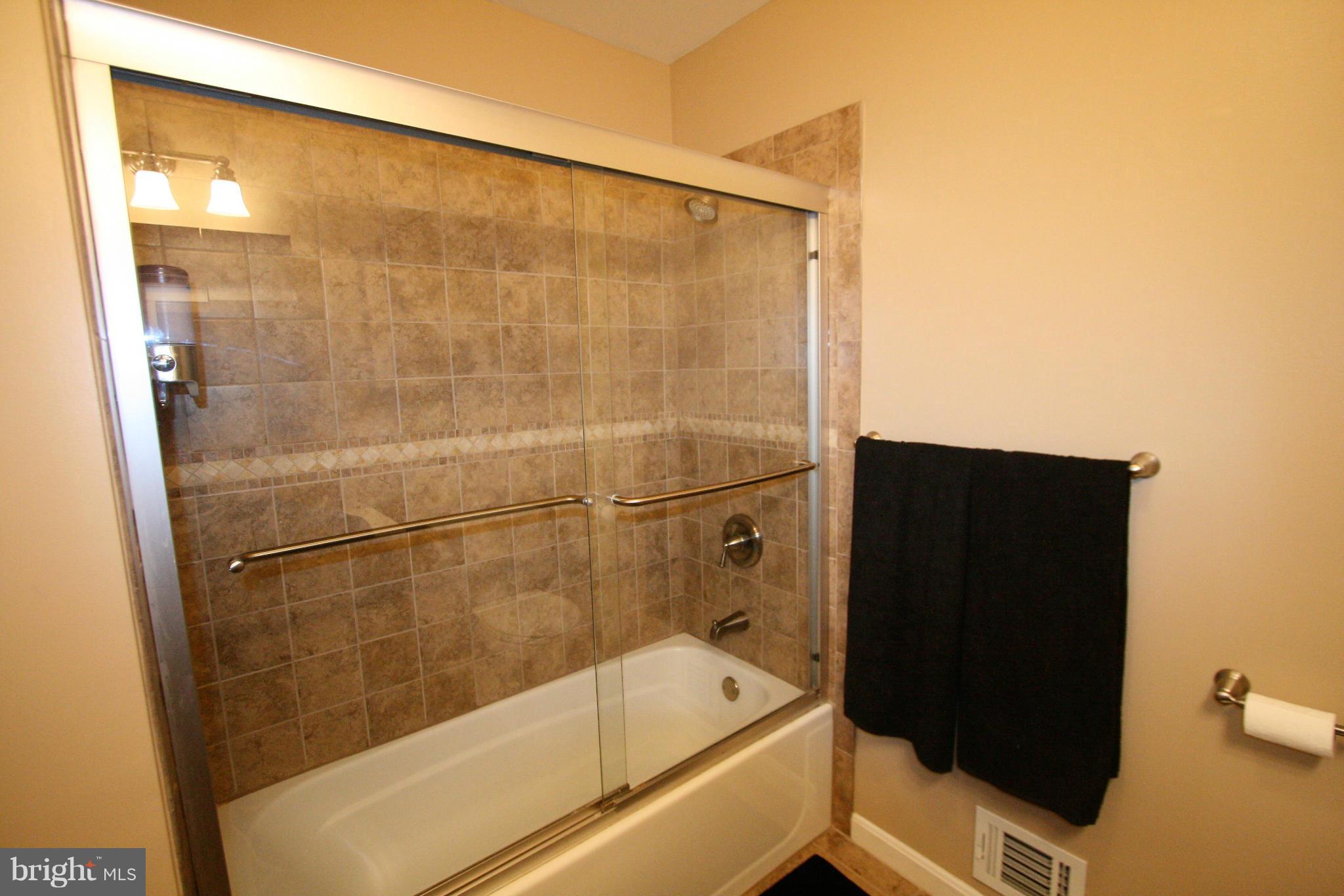 10190 Wavell Road Fairfax, VA 22032 - Photo 20 of 29 The Hall Bath is completely redone, nice finishes