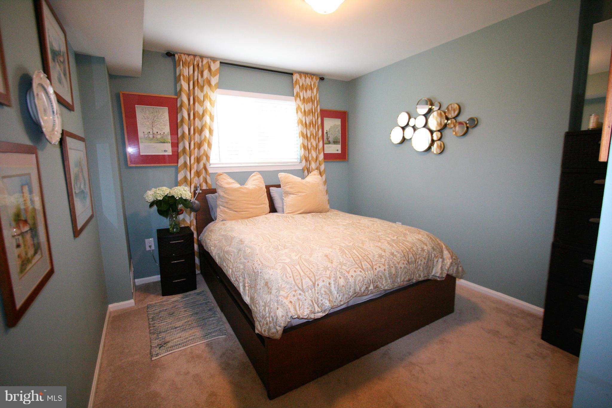 10190 Wavell Road Fairfax, VA 22032 - Photo 22 of 29 The fourth Bedroom has the third FB across hall