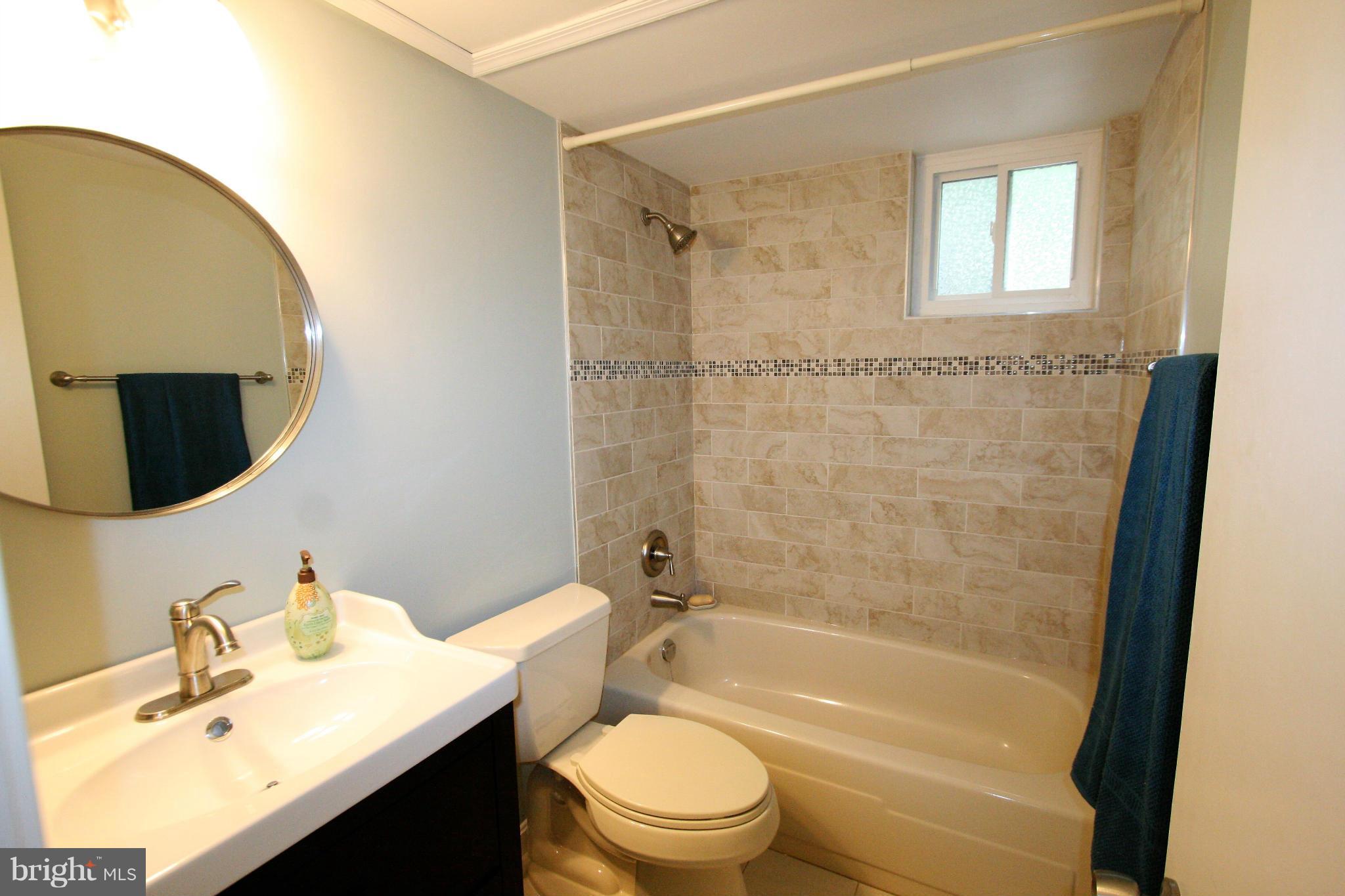 10190 Wavell Road Fairfax, VA 22032 - Photo 23 of 29 Great finishes in third full bath