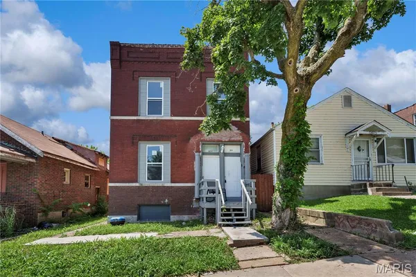$850 | 824 Canaan Avenue, Unit 2F, St. Louis, MO 63147