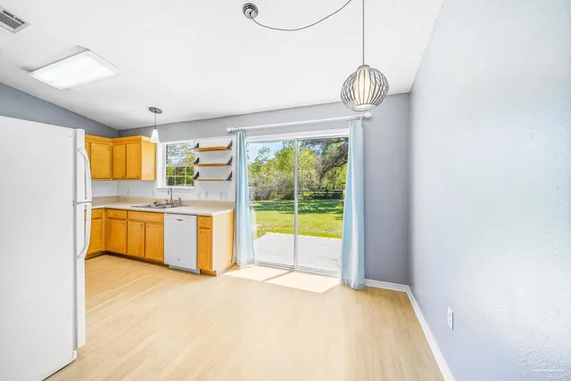 $1,600 | 5899 Gillum Road, Milton, FL 32570