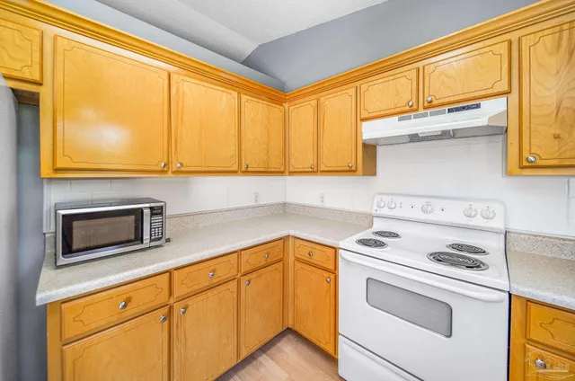 $1,600 | 5899 Gillum Road, Milton, FL 32570