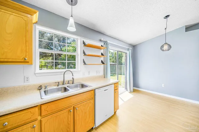 $1,600 | 5899 Gillum Road, Milton, FL 32570