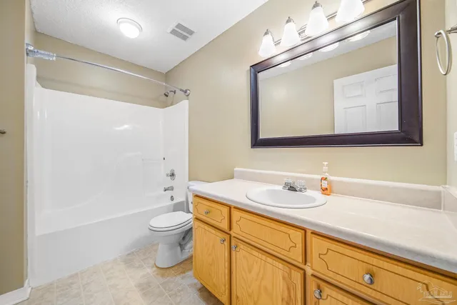 $1,600 | 5899 Gillum Road, Milton, FL 32570