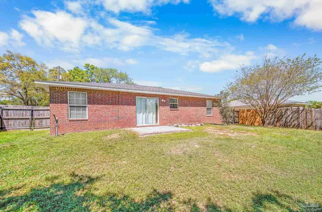 $1,600 | 5899 Gillum Road, Milton, FL 32570