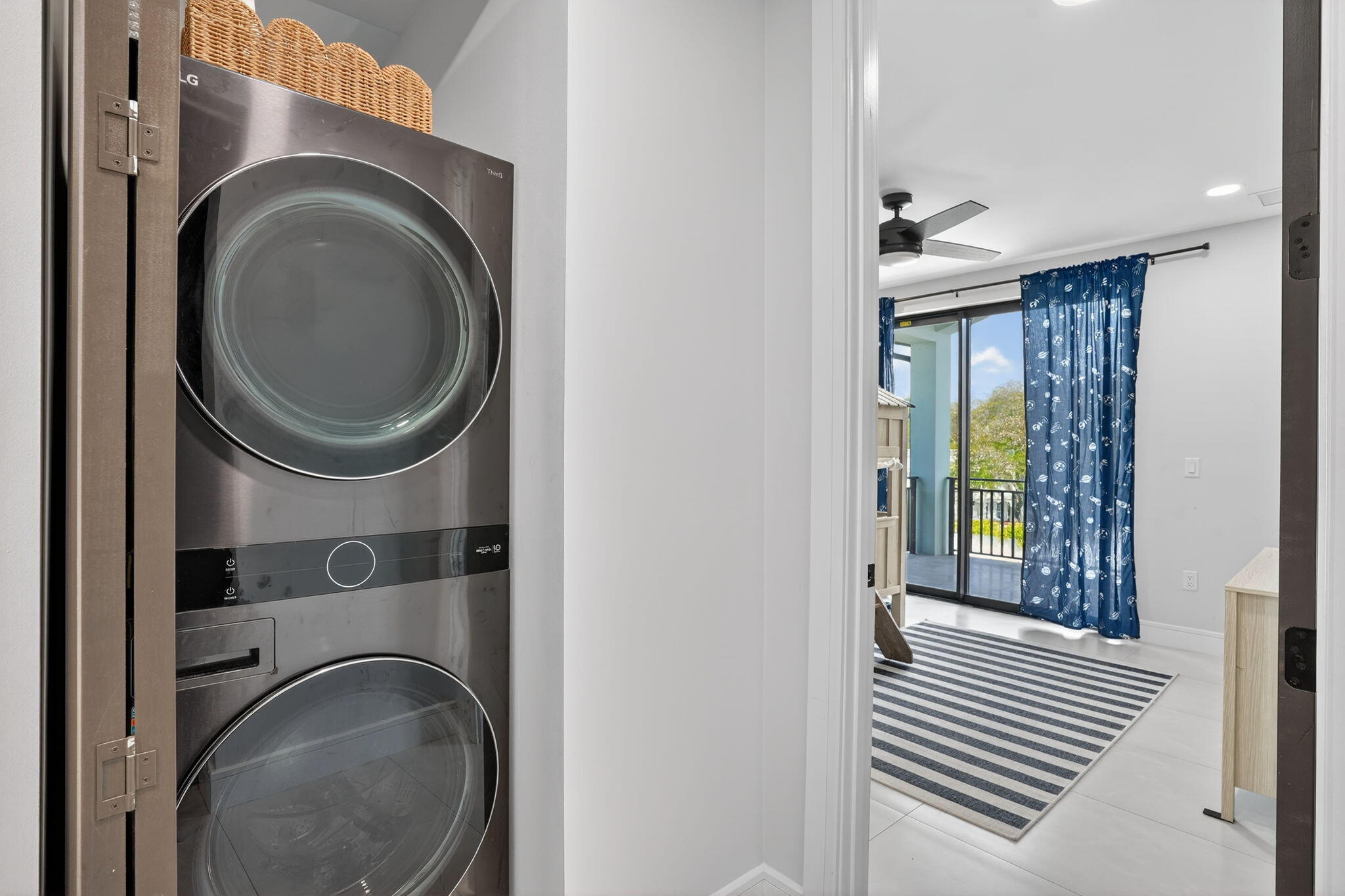 14 Bass Avenue Key Largo, FL 33037 - Photo 40 of 66 Laundry-third floor