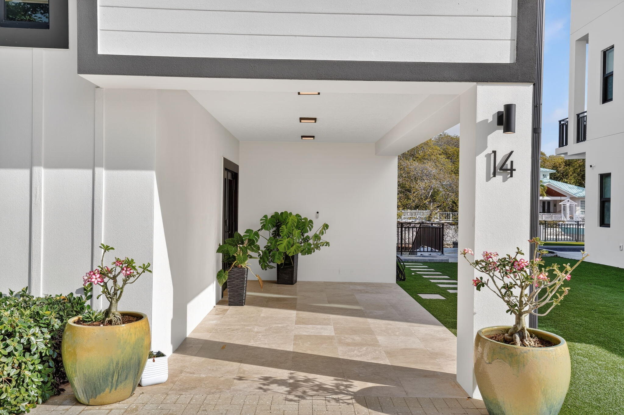 14 Bass Avenue Key Largo, FL 33037 - Photo 6 of 66 Main entrance