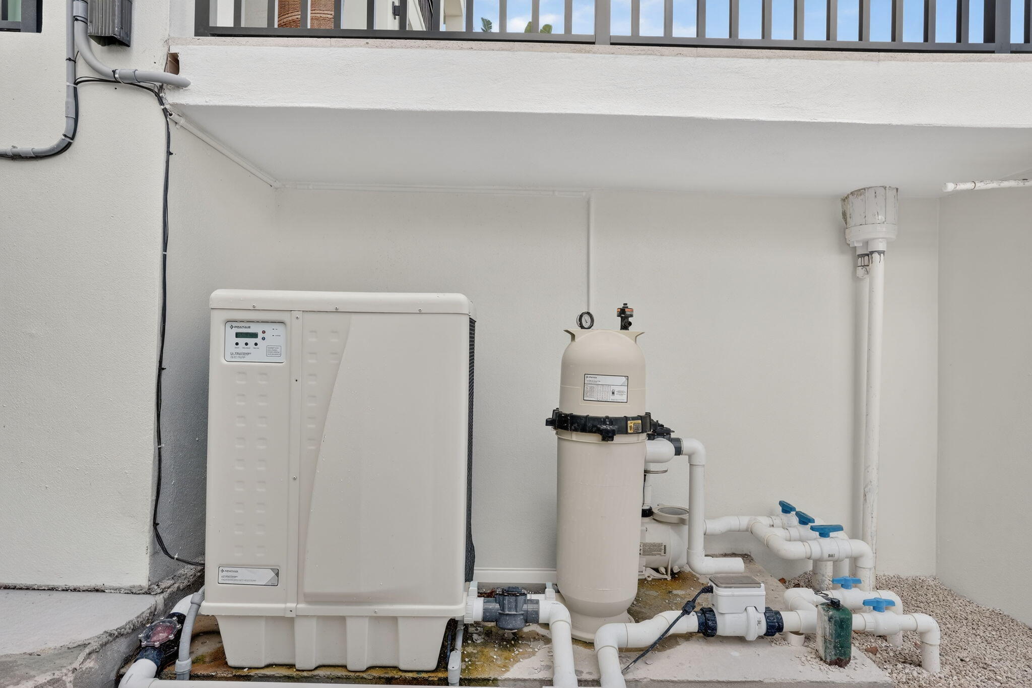 14 Bass Avenue Key Largo, FL 33037 - Photo 64 of 66 Pool heater and chiller