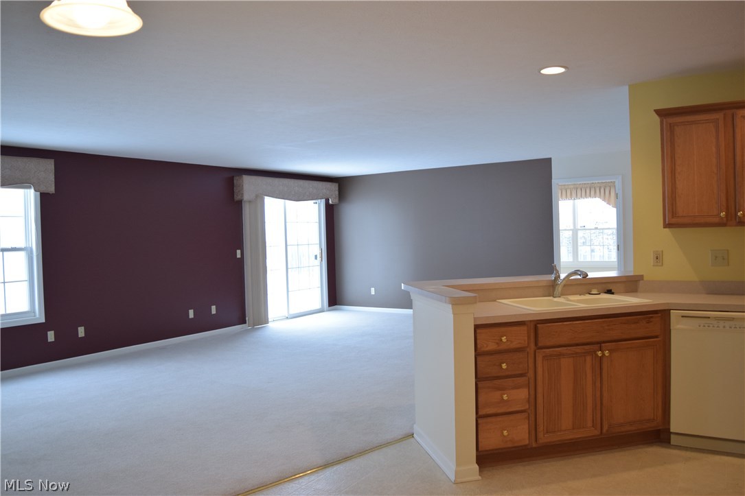 8330 West Ridgewood Drive, Unit 2A Cleveland, OH 44129 - Photo 15 of 25