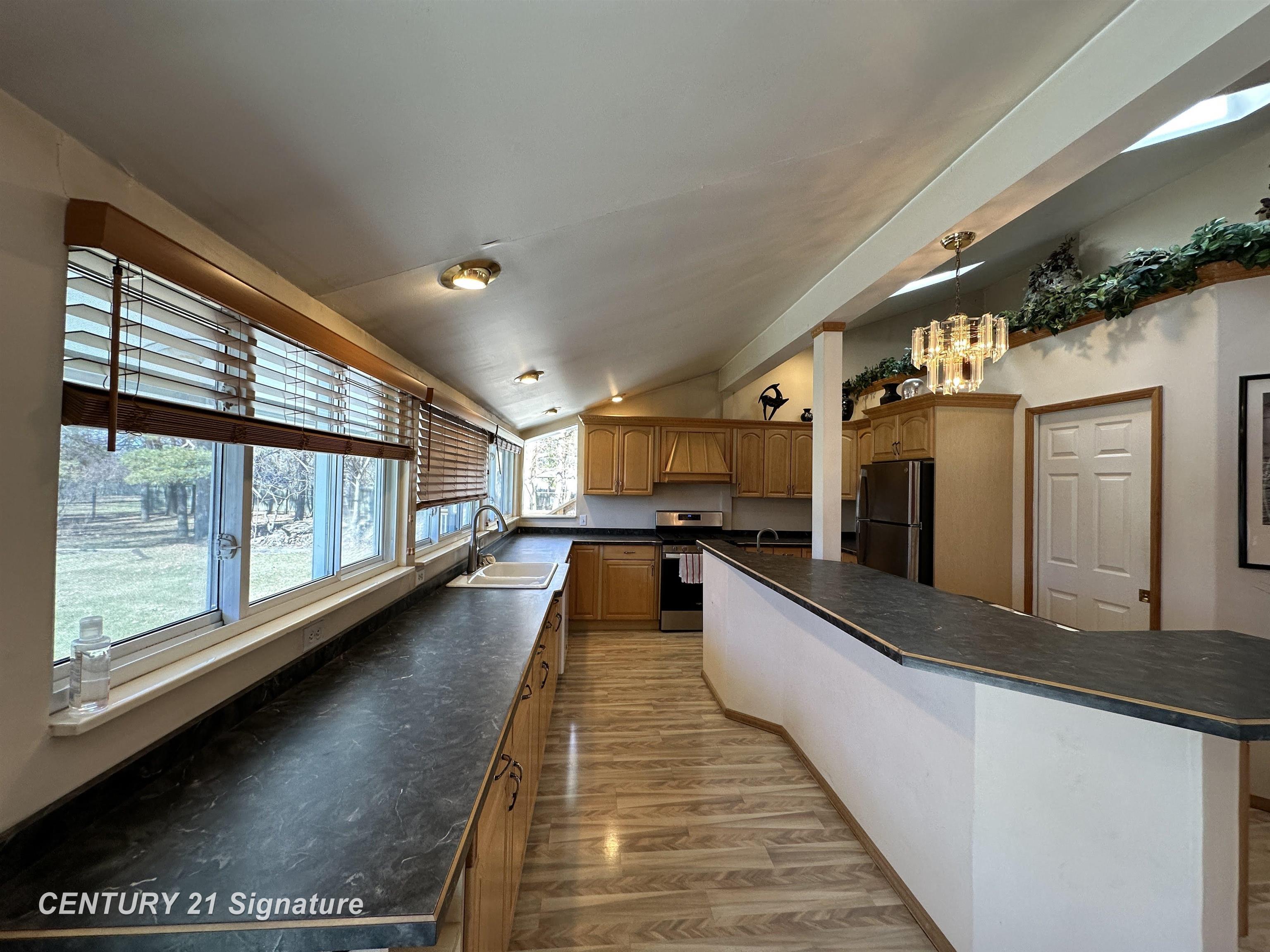 7151 Elms Road Flushing, MI 48433 - Photo 5 of 54