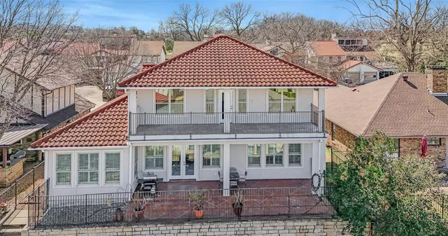 $564,900 | 3010 Lakeside Drive, Rockwall, TX 75087