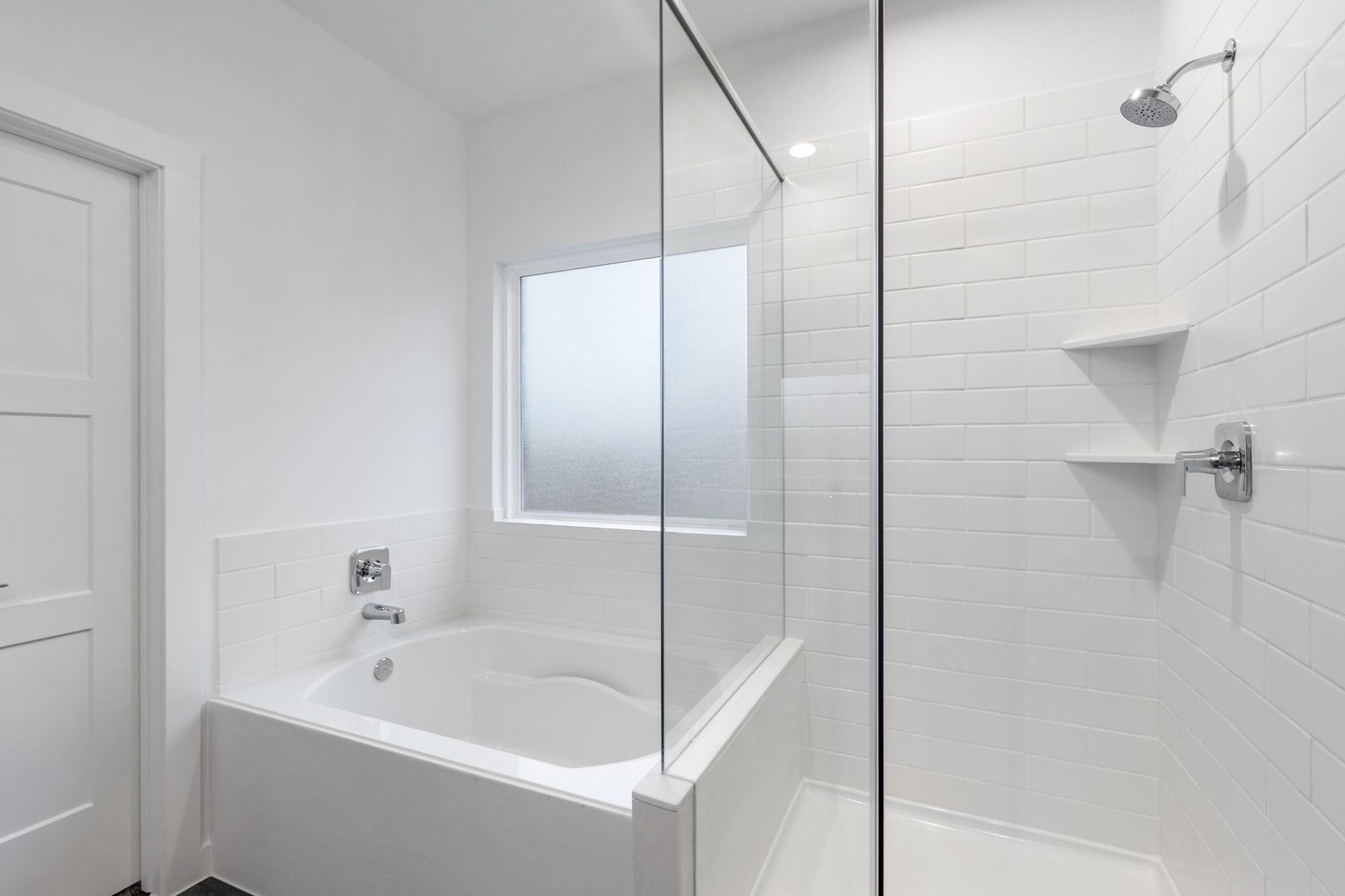 1589 Oakdale Crest Road Montgomery, TX 77316 - Photo 22 of 33 Frameless shower with subway tiling