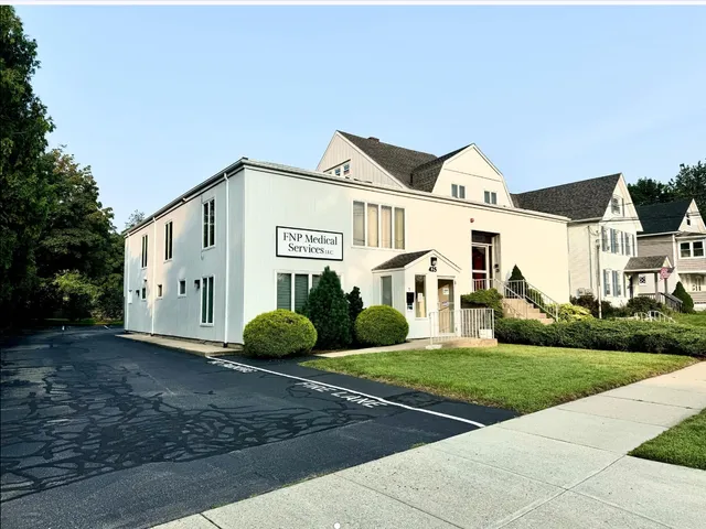 $1,400 | 425 Montauk Avenue, Unit 3, New London, CT 06320