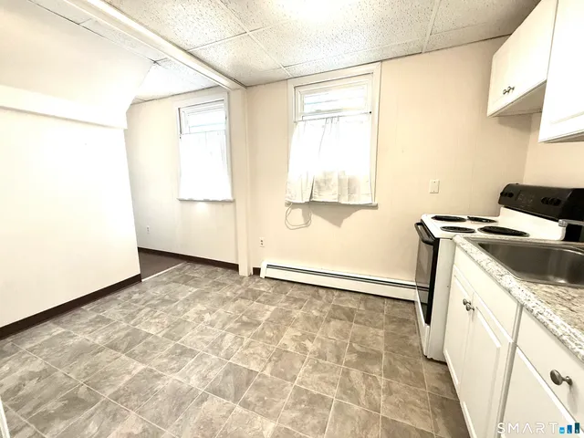 $1,400 | 425 Montauk Avenue, Unit 3, New London, CT 06320