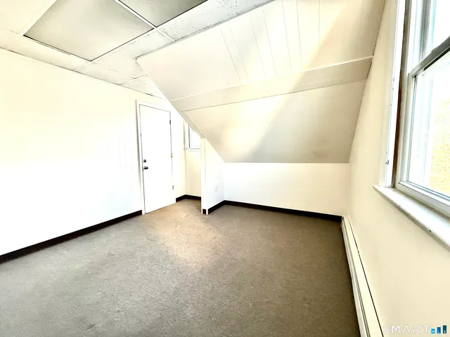 $1,400 | 425 Montauk Avenue, Unit 3, New London, CT 06320