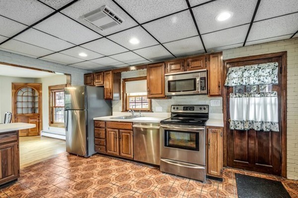 64 Mountain Road Burlington, MA 01803 - Photo 5 of 27 Gallery Image 5