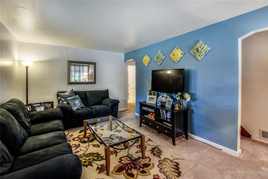 429 Thompson Run Road Pittsburgh, PA 15237 - Photo 3 of 21