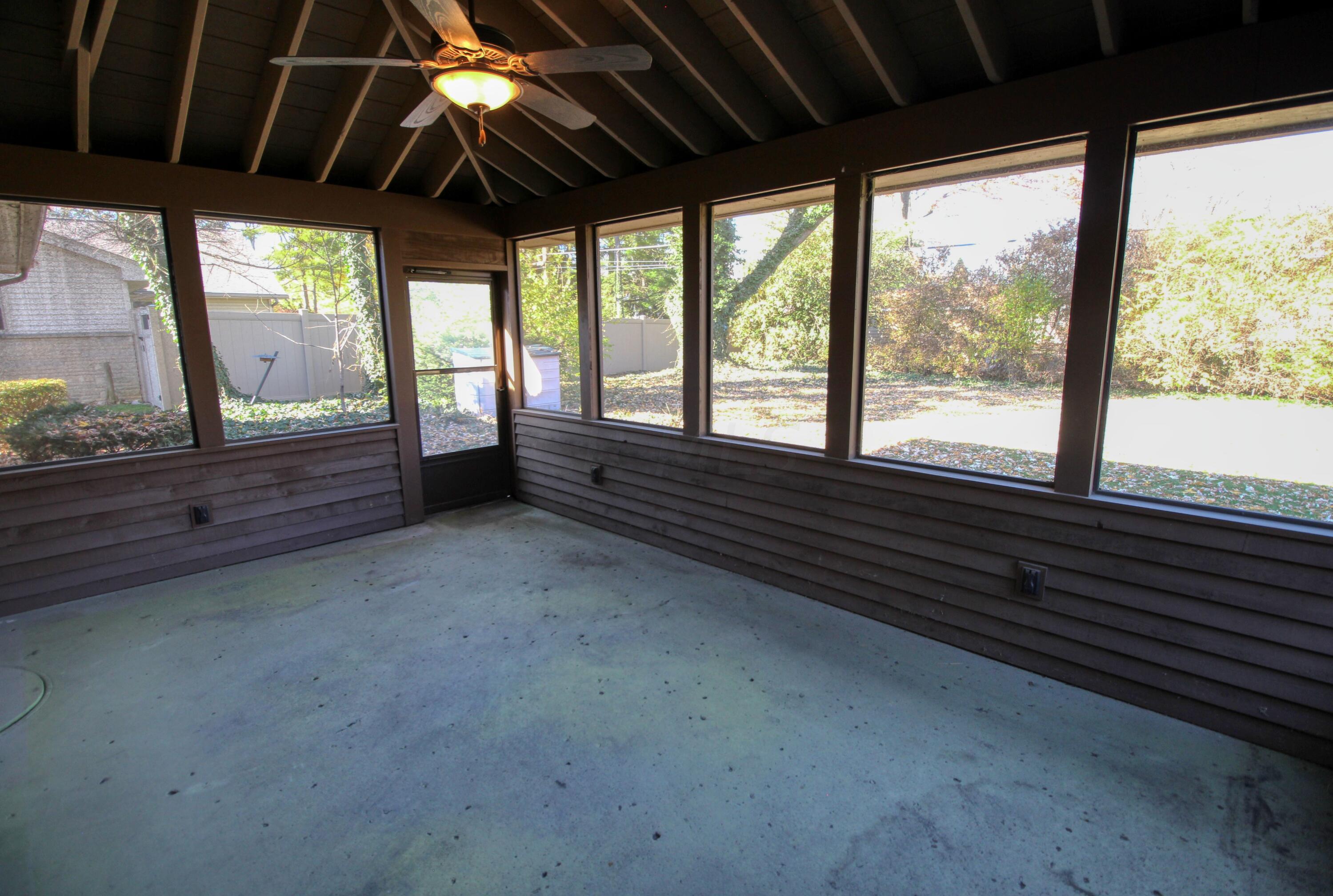 2066 Middlesex Road Columbus, OH 43220 - Photo 24 of 26 Porch
