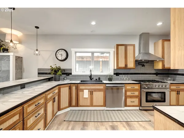 $1,199,999 | 18989 Northeast Marine Drive, Unit 36, Portland, OR 97230