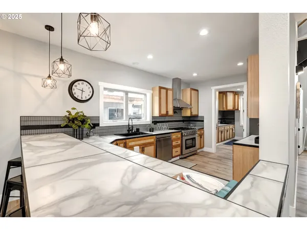 $1,199,999 | 18989 Northeast Marine Drive, Unit 36, Portland, OR 97230