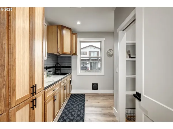 $1,199,999 | 18989 Northeast Marine Drive, Unit 36, Portland, OR 97230