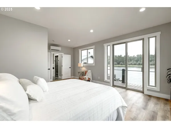 $1,199,999 | 18989 Northeast Marine Drive, Unit 36, Portland, OR 97230