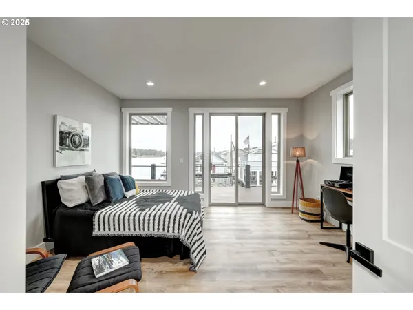 $1,199,999 | 18989 Northeast Marine Drive, Unit 36, Portland, OR 97230
