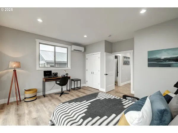 $1,199,999 | 18989 Northeast Marine Drive, Unit 36, Portland, OR 97230