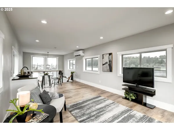 $1,199,999 | 18989 Northeast Marine Drive, Unit 36, Portland, OR 97230