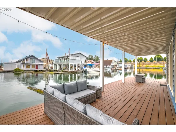 $1,199,999 | 18989 Northeast Marine Drive, Unit 36, Portland, OR 97230