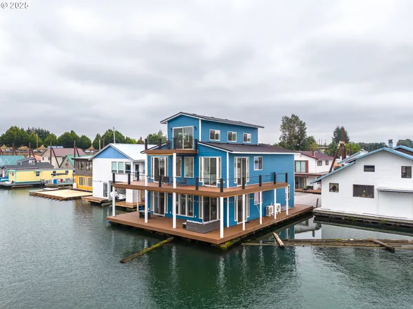 $1,199,999 | 18989 Northeast Marine Drive, Unit 36, Portland, OR 97230