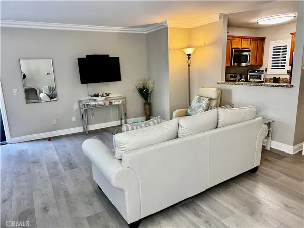 $499,000 | 355 North Maple Street, Unit 121, Burbank, CA 91505
