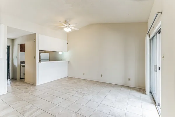 $950 | 630 Maiden Lane, Unit K, Austin, TX 78705