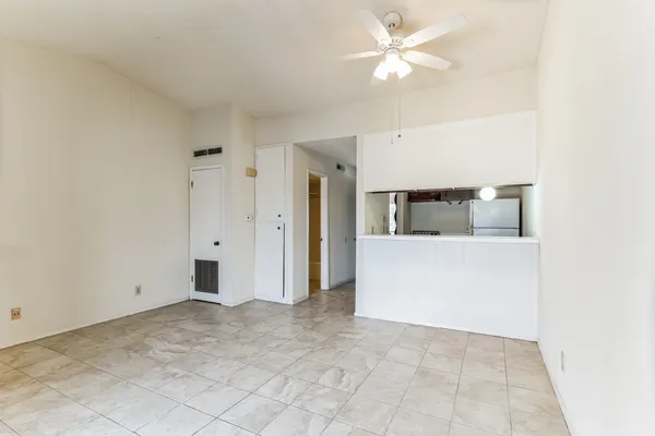 $950 | 630 Maiden Lane, Unit K, Austin, TX 78705