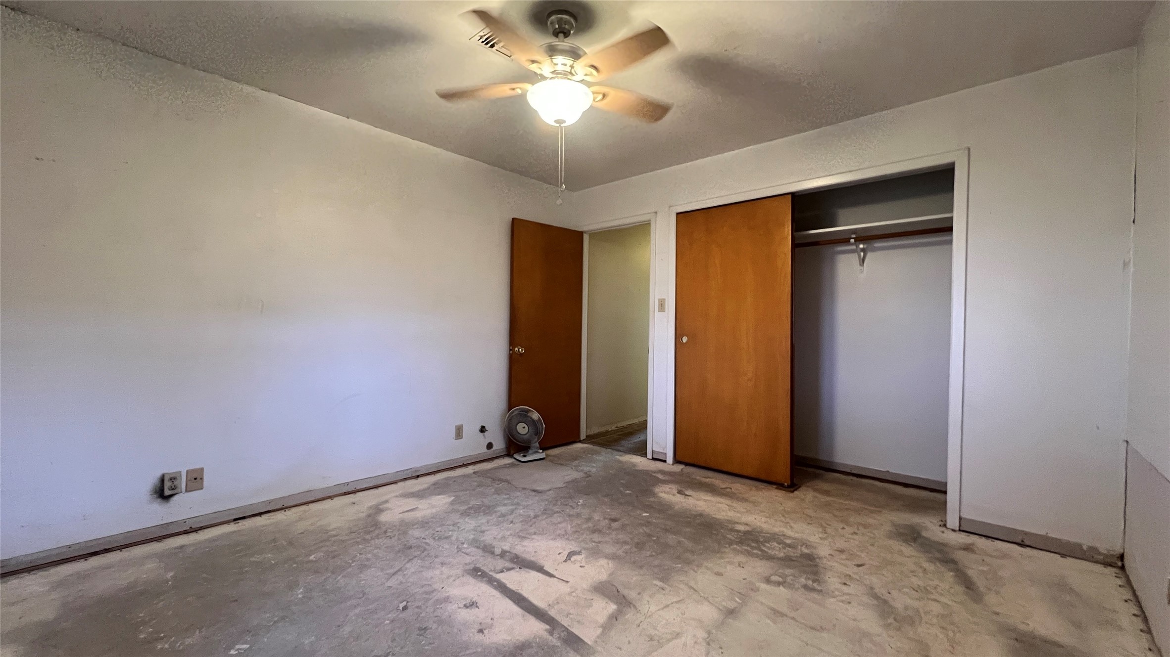 1421 Highway 36 Rosenberg, TX 77471 - Photo 12 of 44 Bedroom 3