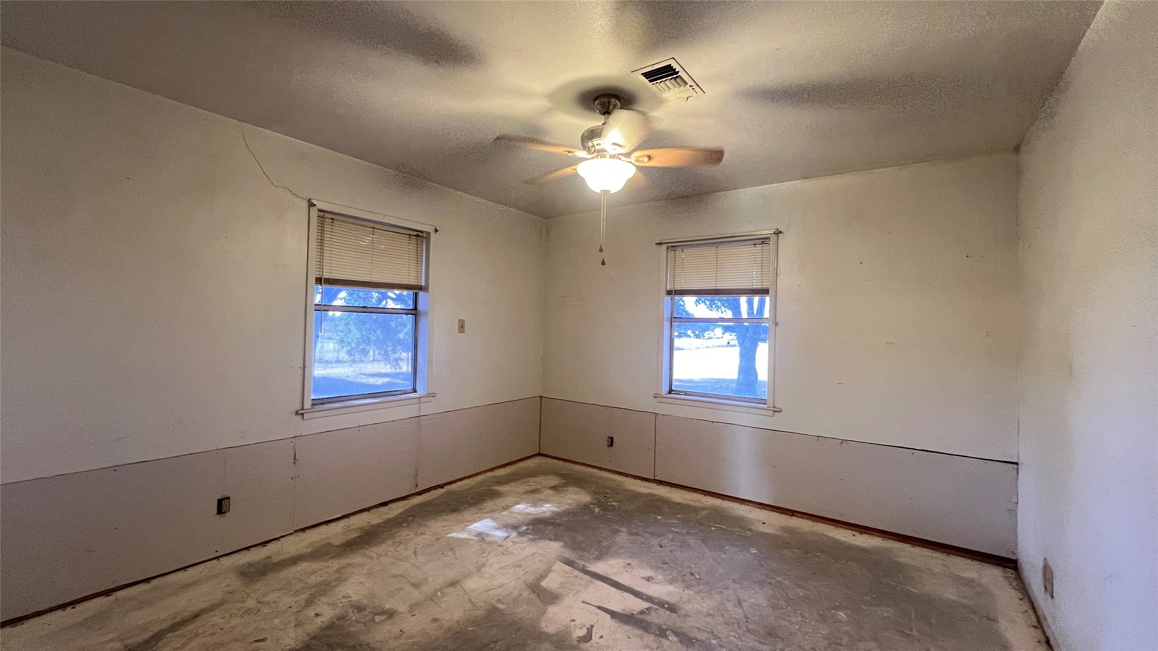 1421 Highway 36 Rosenberg, TX 77471 - Photo 13 of 44 Bedroom 3