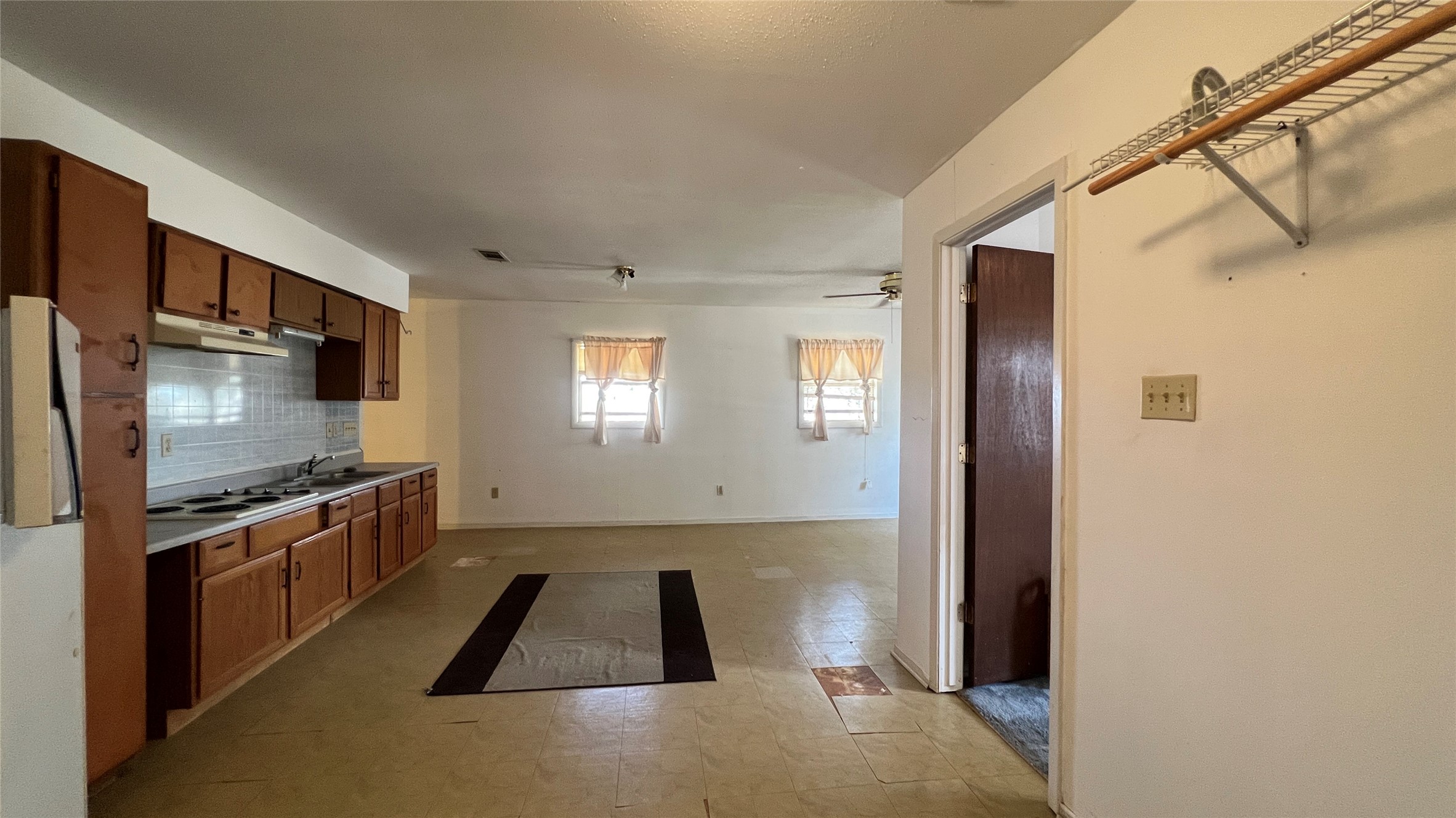 1421 Highway 36 Rosenberg, TX 77471 - Photo 29 of 44 Garage apartment kitchen and dining